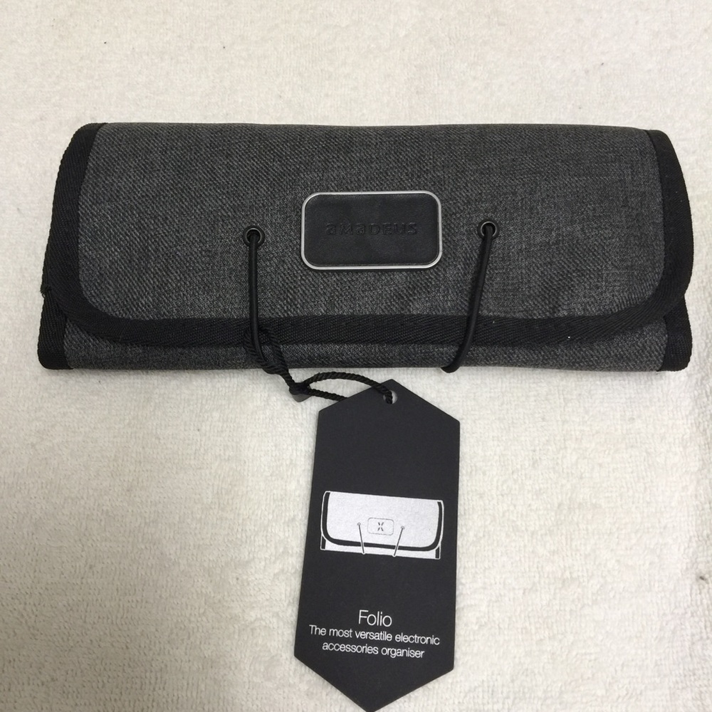 Folio Electronics Accessories/Cable Organizer